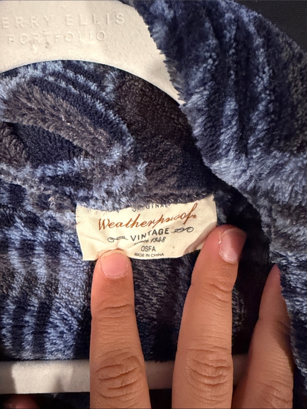 Men’s Robe - Picture 3 of 3